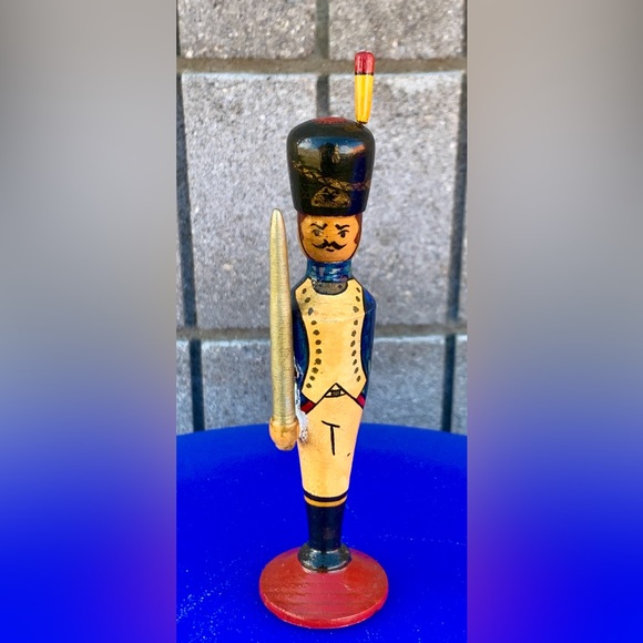Antique Turned Hand Painted Wooden Armed Decorated Russian Toy Soldier - Picture 15 of 16